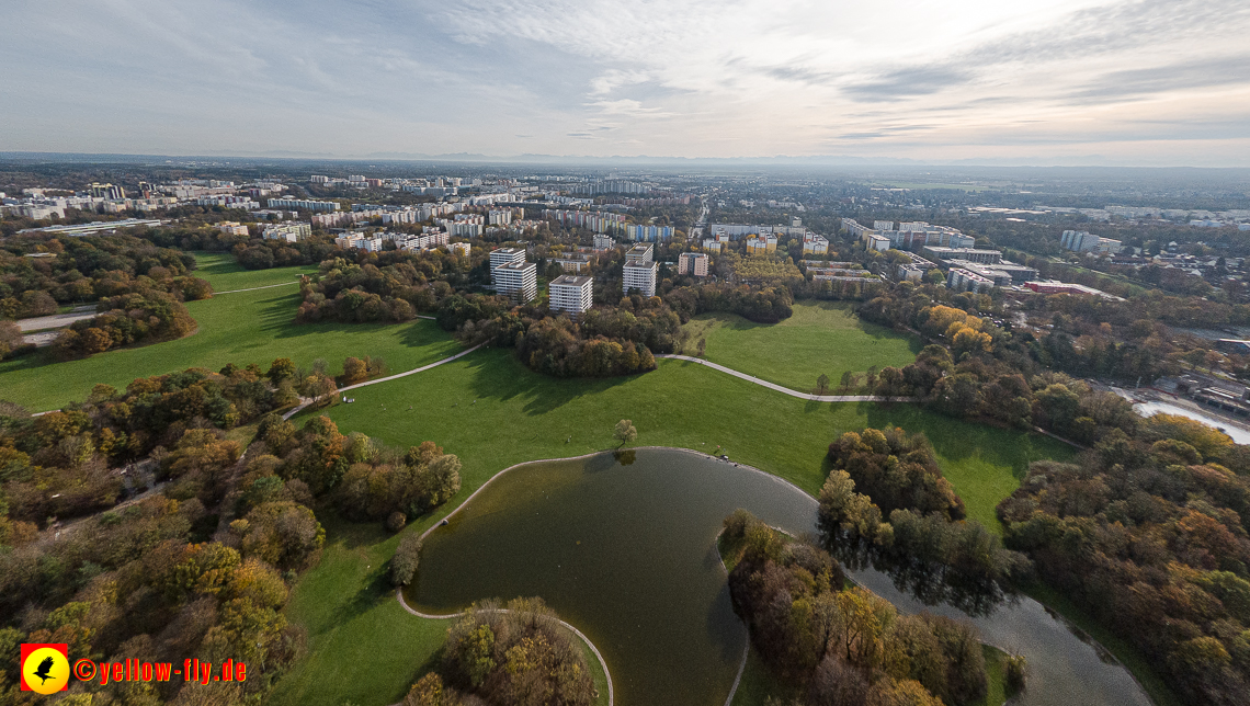 03.11.2022 -  Ostparksee mit Umgebung in Neuperlach